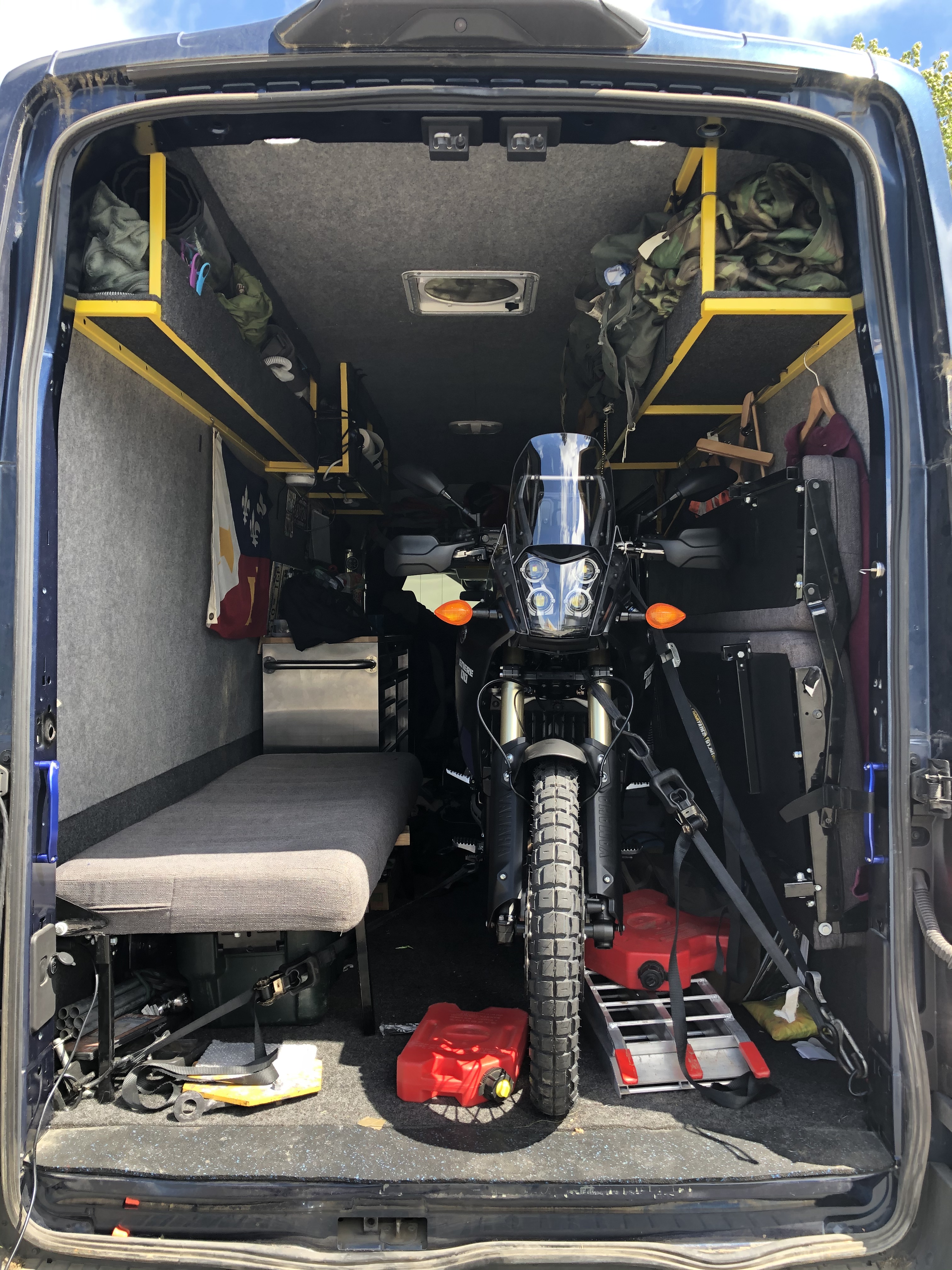 D3463B16-FB4E-442E-B671-425FF51863E9